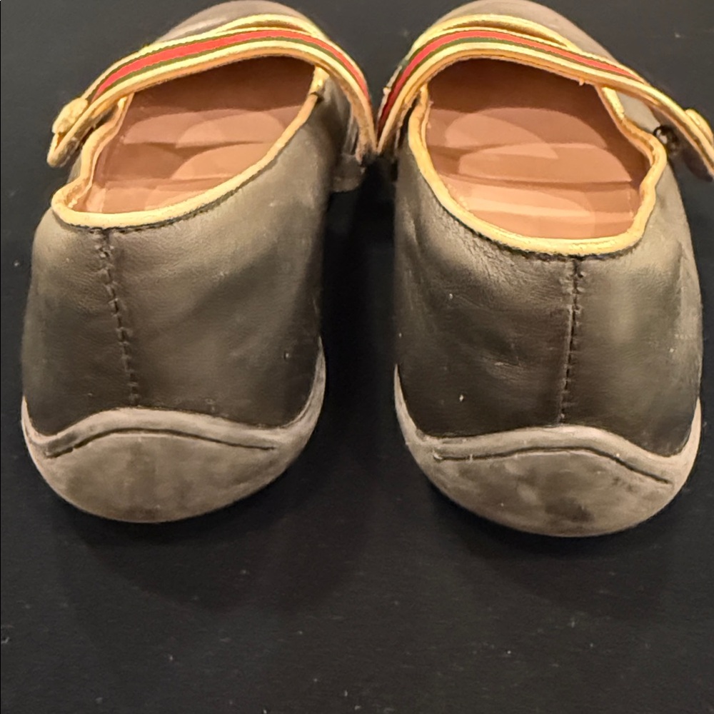 Gucci Black Leather Flats with Green and Red Stripe - Picture 6 of 10